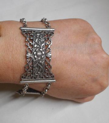 Zilveren antieke armband nr.1501 beschikbaar voor biedingen