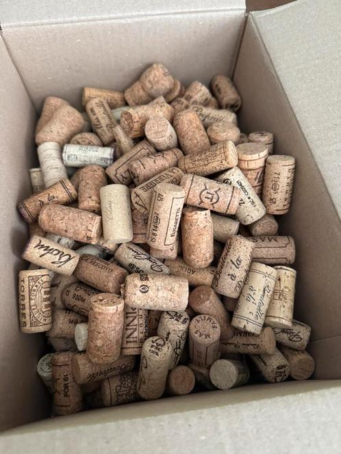 197 stuks kurken mix diversen cava prosecco wijn, Hobby en Vrije tijd, Knutselen, Gebruikt, Materiaal, Ophalen of Verzenden
