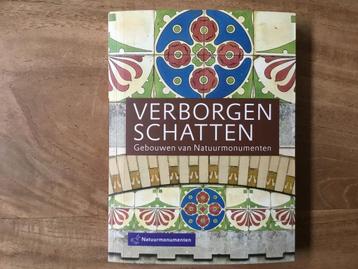 Verborgen schatten, gebouwen van Natuurmonumenten. beschikbaar voor biedingen