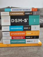 8x DSM-5  boeken werken met dsm-5 praktijkgids, Ophalen of Verzenden, Gelezen