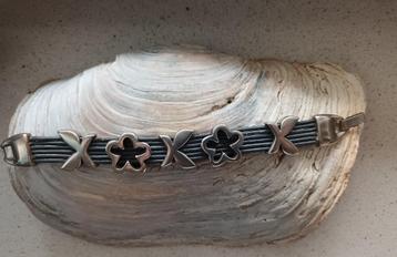 Armband van donkergrijs leer  beschikbaar voor biedingen