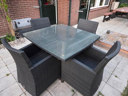 Tuintafel inclusief 4 stoelen, Tuin en Terras, Tuinsets en Loungesets, Gebruikt, Tuinset, Kunststof, 4 zitplaatsen, Stoel, Ophalen
