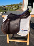 Stubben Siegfried springzadel 18 inch, Dieren en Toebehoren, Paarden en Pony's | Zadels, Ophalen of Verzenden, Gebruikt, Springen