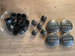 Originele zilveren Audi Naafkappen + Wielboutdoppen ZGAN, Auto diversen, Wieldoppen, Ophalen of Verzenden, Zo goed als nieuw