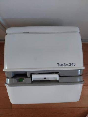 Porta Potti 345 incl. hoes, dus het wordt ook een kruk.  beschikbaar voor biedingen