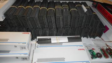 MARKLIN ,, C,, rails o.a 24130 , 24094, 24611/12, 24671/72   beschikbaar voor biedingen