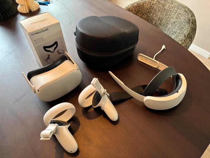 VR Meta Quest 2 Oculus bril complete set, Spelcomputers en Games, Spelcomputers | Overige, Gebruikt, Ophalen of Verzenden