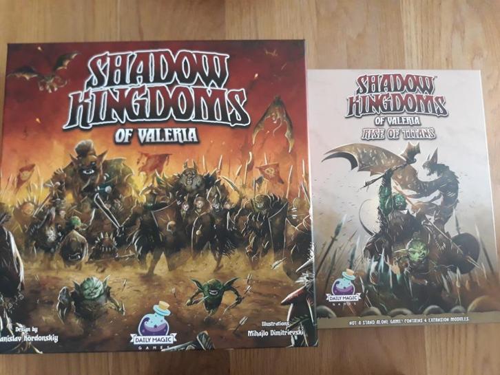 Shadow Kingdoms of Valeria + Rise of Titans, Hobby en Vrije tijd, Gezelschapsspellen | Bordspellen, Zo goed als nieuw, Een of twee spelers