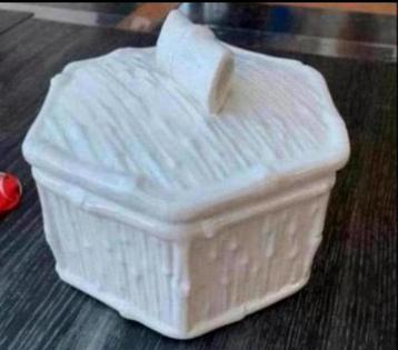 Brocante Witte Chocolade/ Koekjes/ Snoep Pot met Deksel beschikbaar voor biedingen