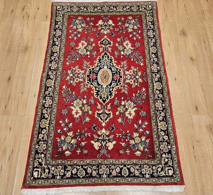 Vintage handgeknoopt perzisch tapijt ghom 130x78, Huis en Inrichting, Stoffering | Tapijten en Kleden, Gebruikt, 50 tot 100 cm