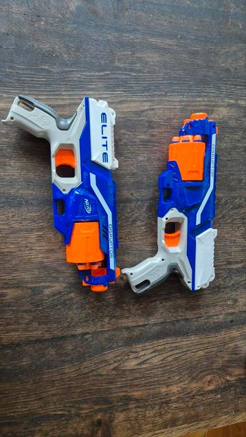 Set van twee Nerf Elite Disruptor Guns met originele pijltje beschikbaar voor biedingen