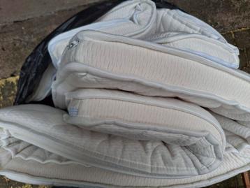 Topper voor caravanbed beschikbaar voor biedingen