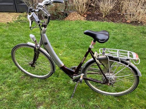e-bike Batavus damesfiets lage instap, Fietsen en Brommers, Elektrische fietsen, Gebruikt, Batavus, 30 tot 50 km per accu, Ophalen
