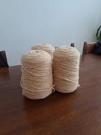 Wool cones 100% wool for tufting. Pale yellow, Hobby en Vrije tijd, Breien en Haken, Breien of Haken, Wol of Garen, Ophalen of Verzenden