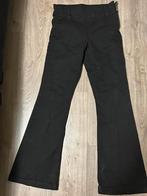 Zwarte broek Bershka maat 38 flared stretch rits in de zij, Maat 38/40 (M), Zwart, Ophalen of Verzenden, Zo goed als nieuw