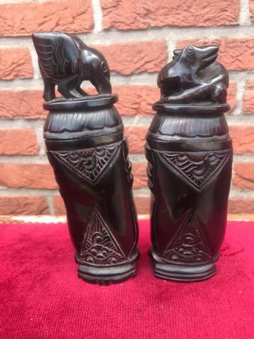 oude medicijnhouders van hoorn beschikbaar voor biedingen