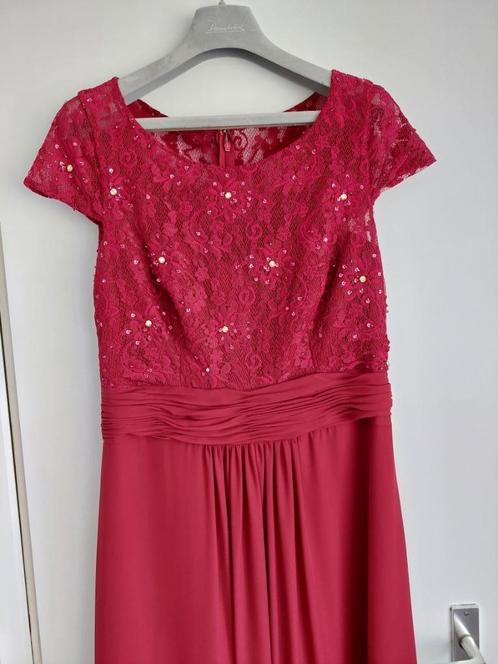 Nieuwe prachtige Lange japon kleur is wijnrood maat is 40/42, Kleding | Dames, Gelegenheidskleding, Zo goed als nieuw, Galajurk