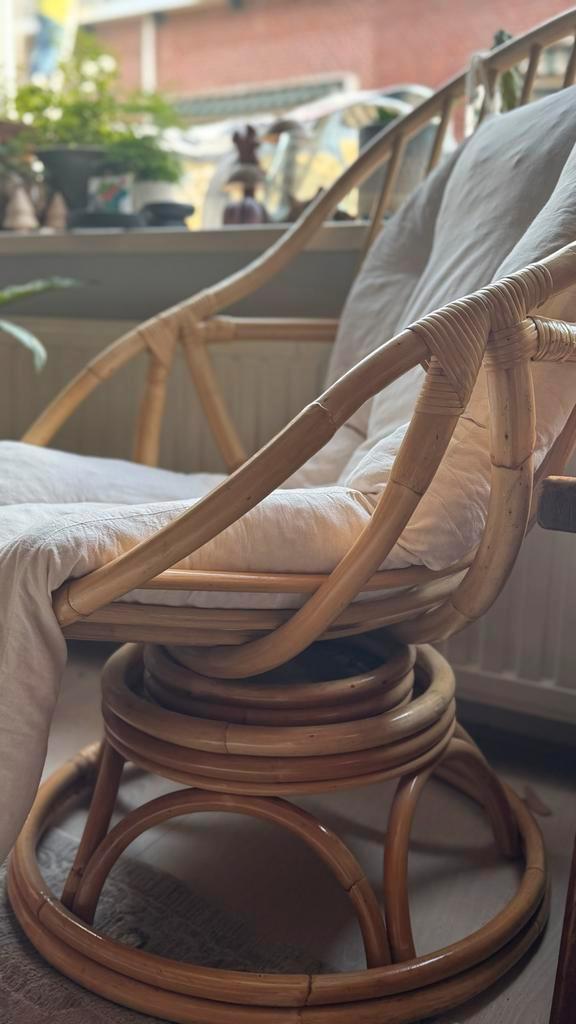 Vintage Rotan Draaistoel met Kussen, Huis en Inrichting, Fauteuils, Gebruikt, Riet of Rotan, 50 tot 75 cm, Minder dan 75 cm, Ophalen