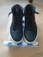 Jordan 1 Mid Zwart/Roze - Maat 40.5 - Nieuw!, Kleding | Dames, Schoenen, Nike Air Jordan, Zwart, Ophalen of Verzenden, Sneakers of Gympen