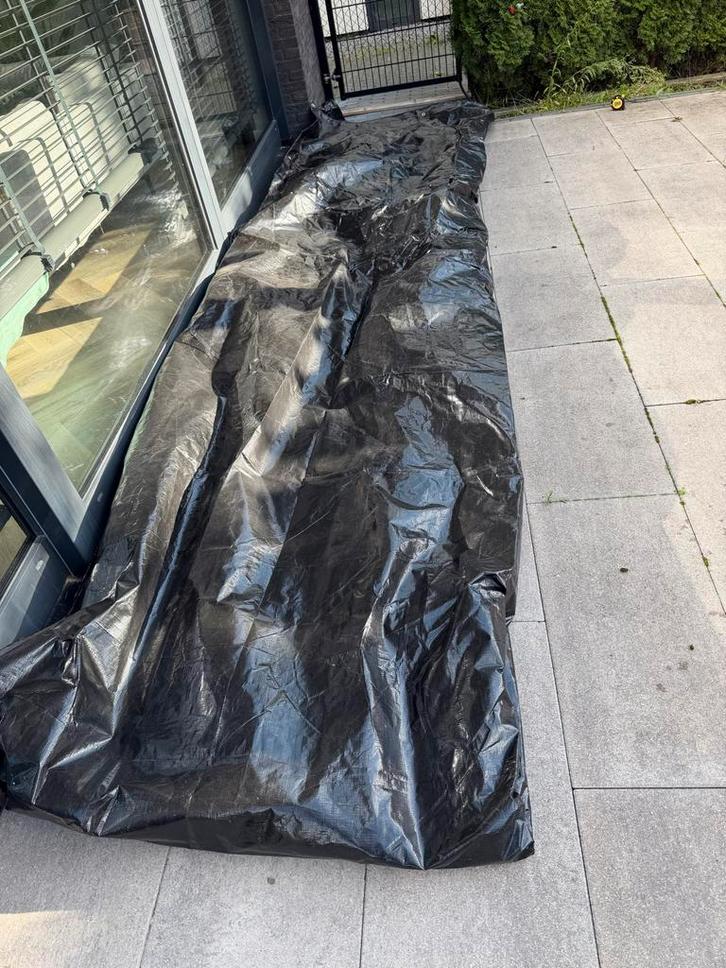 Stevig adekzeil met ringen. 10 x 8 meter. Kleur zwart., Doe-het-zelf en Verbouw, Zeil en Folie, Zo goed als nieuw, Zeil, 15 m² of meer