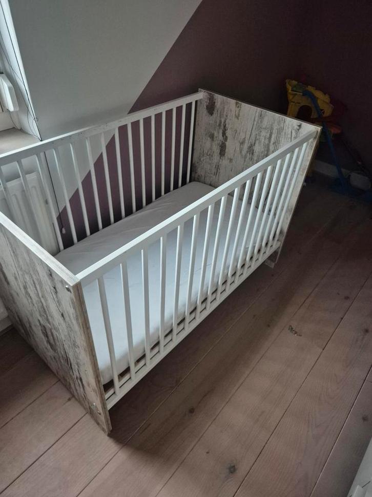 Complete babykamer: Kledingkast, bedje, commode, Kinderen en Baby's, Kinderkamer | Complete kinderkamers, Gebruikt, Jongetje of Meisje