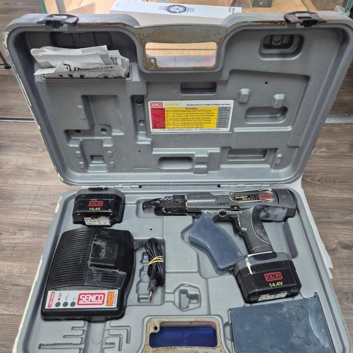 Senco Duraspin DS205-14v met 2 x accu, lader en koffer, Doe-het-zelf en Verbouw, Gereedschap | Overige machines, Gebruikt, Ophalen of Verzenden