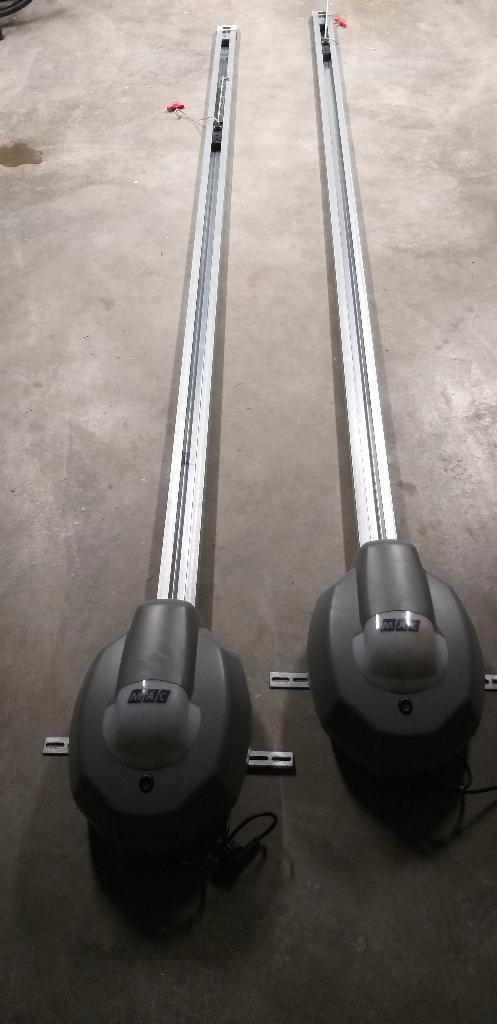 2 garagedeuropeners MAC, Doe-het-zelf en Verbouw, Deuren en Horren, Gebruikt, Garagedeur, 215 cm of meer, 120 cm of meer, Kunststof