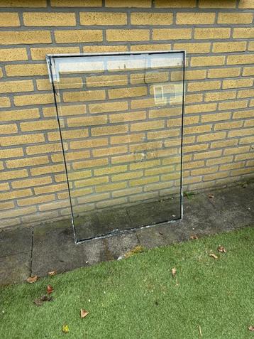 Veiligheidsglas 69x100 beschikbaar voor biedingen