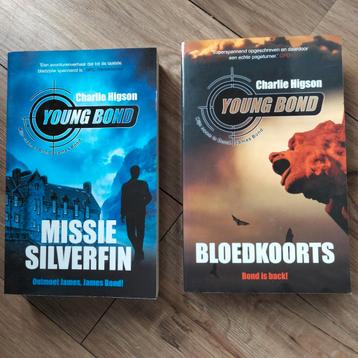 Twee boeken: Charlie Higson - Young Bond en Bloedkoorts beschikbaar voor biedingen