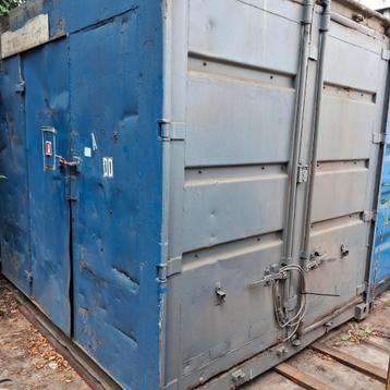 kleine opslagcontainer container zeecontainer  beschikbaar voor biedingen