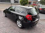 BMW 1-serie 118i Business Line Clima Navi Leuke auto!, 1-Serie, Zwart, 4 stoelen, Lichtsensor