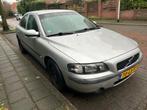 Volvo S60 2.4 AUT 2001 2e eigenaar goed onderhouden!, Stof, Zwart, S60, 1476 kg