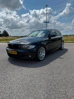 BMW 1-Serie 3.0 130i High Executive LCI Shadow-Line, Achterwielaandrijving, 74 €/maand, Zwart, Leder