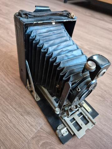 Oude Balg Fotocamera voor de verzamelaar  beschikbaar voor biedingen