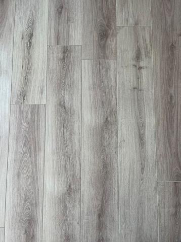 Pvc laminaat 125 m2 beschikbaar voor biedingen