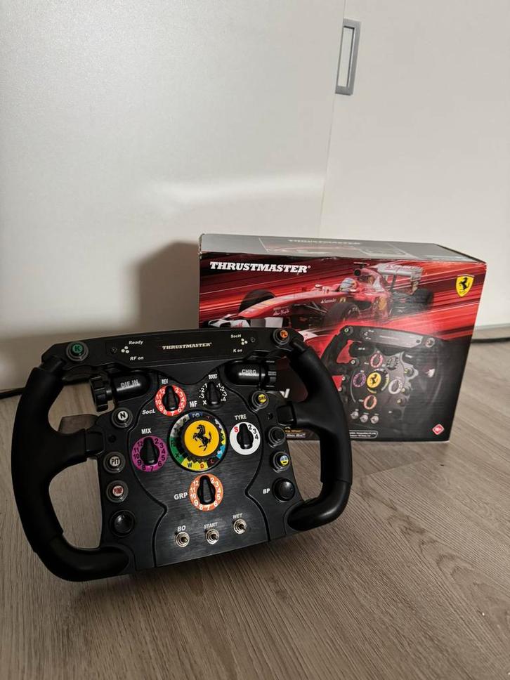 Thrustmaster Ferrari F1 wheel Add-on, Spelcomputers en Games, Spelcomputers | Sony PlayStation Consoles | Accessoires, Zo goed als nieuw