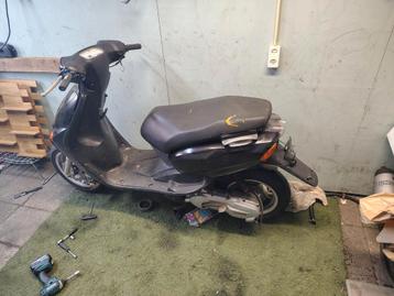 Yamaha Neos 100 cc op motor kenteken  beschikbaar voor biedingen