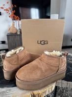 Classic Ultra Mini II UGG, UGG, Bruin, Verzenden, Zo goed als nieuw