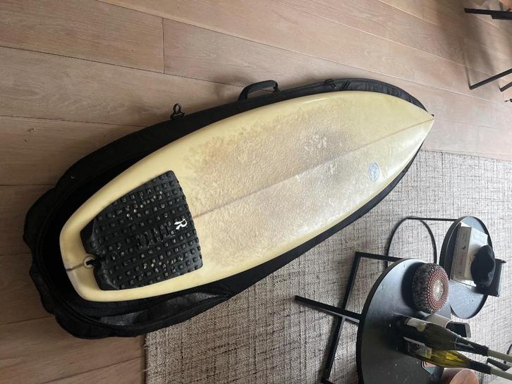 6,4 Surfboard Custom made (42L), Watersport en Boten, Golfsurfen, Zo goed als nieuw, Overige typen, Met vinnen, Ophalen