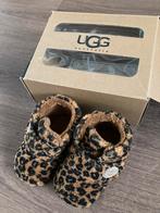 UGG prachtige babyslofjes!!, Ophalen of Verzenden, Jongetje of Meisje, Zo goed als nieuw, Slofjes