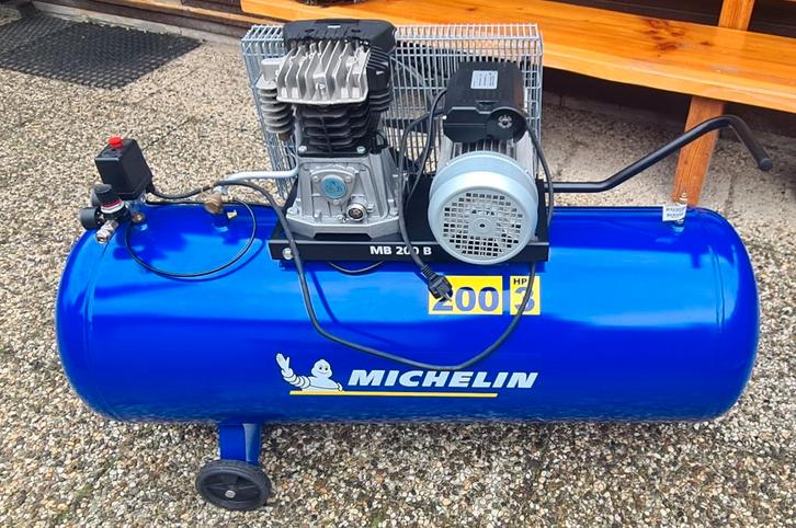 Compressor 200L - Zo goed als nieuw! 230 volt, Doe-het-zelf en Verbouw, Compressors, Zo goed als nieuw, 10 bar of meer, 100 liter of meer