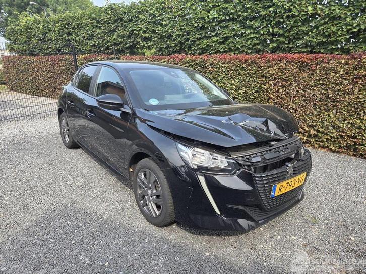 Peugeot 208 1.2 PureTech Active Pack (bj 2022), Auto diversen, Schadeauto's, Peugeot, Handgeschakeld, Benzine, Hatchback, Zwart