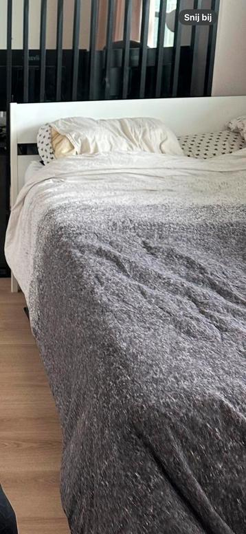 Bed frame 140 cm wit IKEA