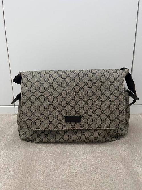 Gucci luiertas- GG Supreme canvas diaperbag, Kinderen en Baby's, Luiertassen, Zo goed als nieuw, Ophalen
