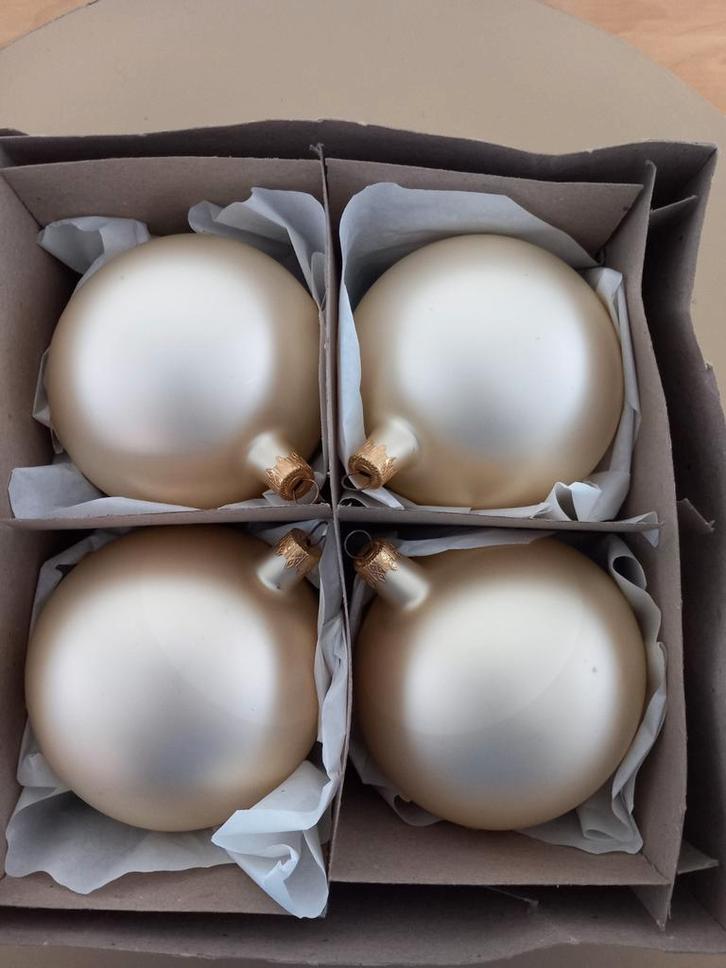 4 Gouden Kerstballen, Huis en Inrichting, Woonaccessoires | Klokken, Zo goed als nieuw, Overige typen, Ophalen of Verzenden