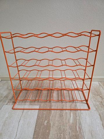 Oranje Wijnrek voor 36 flessen beschikbaar voor biedingen