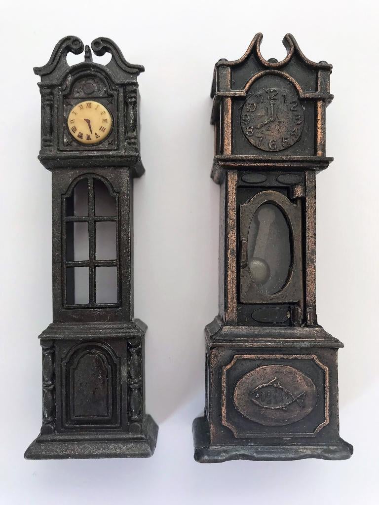 Vintage Klok Klokken Poppenhuis Puntenslijper 9,5 cm, Antiek en Kunst, Curiosa en Brocante, Ophalen of Verzenden