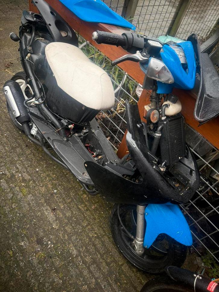 yamaha aerox 70cc start niet! Opknapper los frame kenteken, Fietsen en Brommers, Snorfietsen en Snorscooters, Zo goed als nieuw