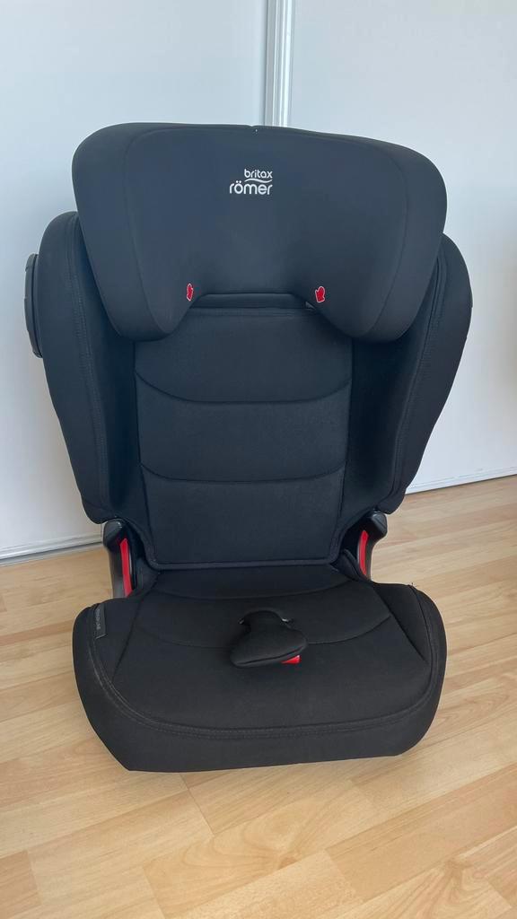 Romer Britax Kidfix III M (4-12) jaar, Kinderen en Baby's, Autostoeltjes, Gebruikt, Romer, 15 t/m 36 kg, Isofix, Verstelbare rugleuning