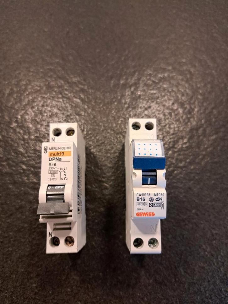 2x Installatieautomaten B16 te koop, Doe-het-zelf en Verbouw, Elektra en Kabels, Overige typen, Ophalen of Verzenden